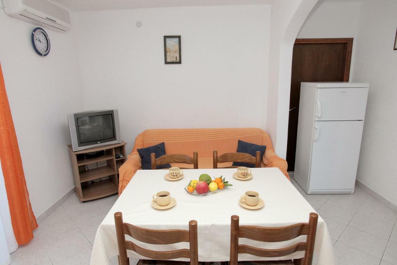 Apartments Maja - Sea View Trogir Kültér fotó