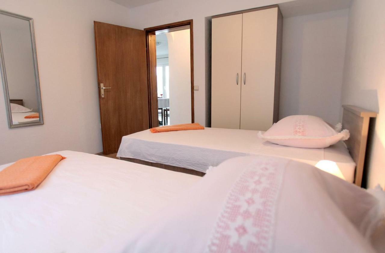 Apartments Maja - Sea View Trogir Kültér fotó
