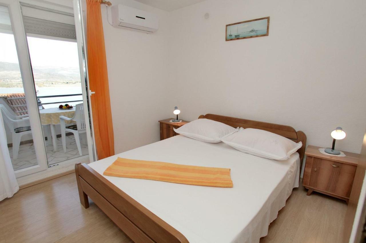 Apartments Maja - Sea View Trogir Kültér fotó