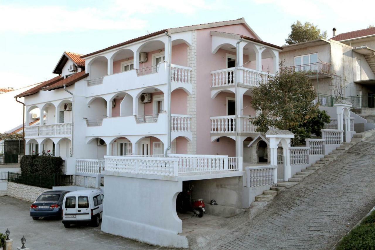 Apartments Maja - Sea View Trogir Kültér fotó